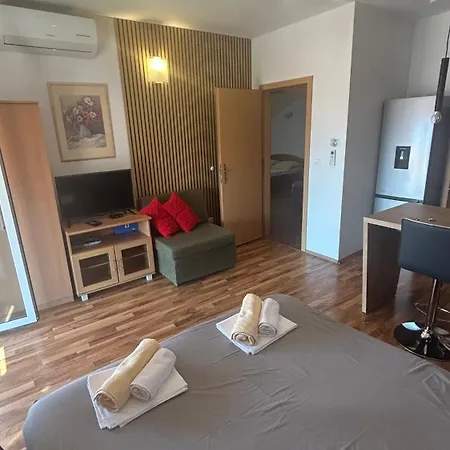 Senka * Podgora (Split-Dalmatia)